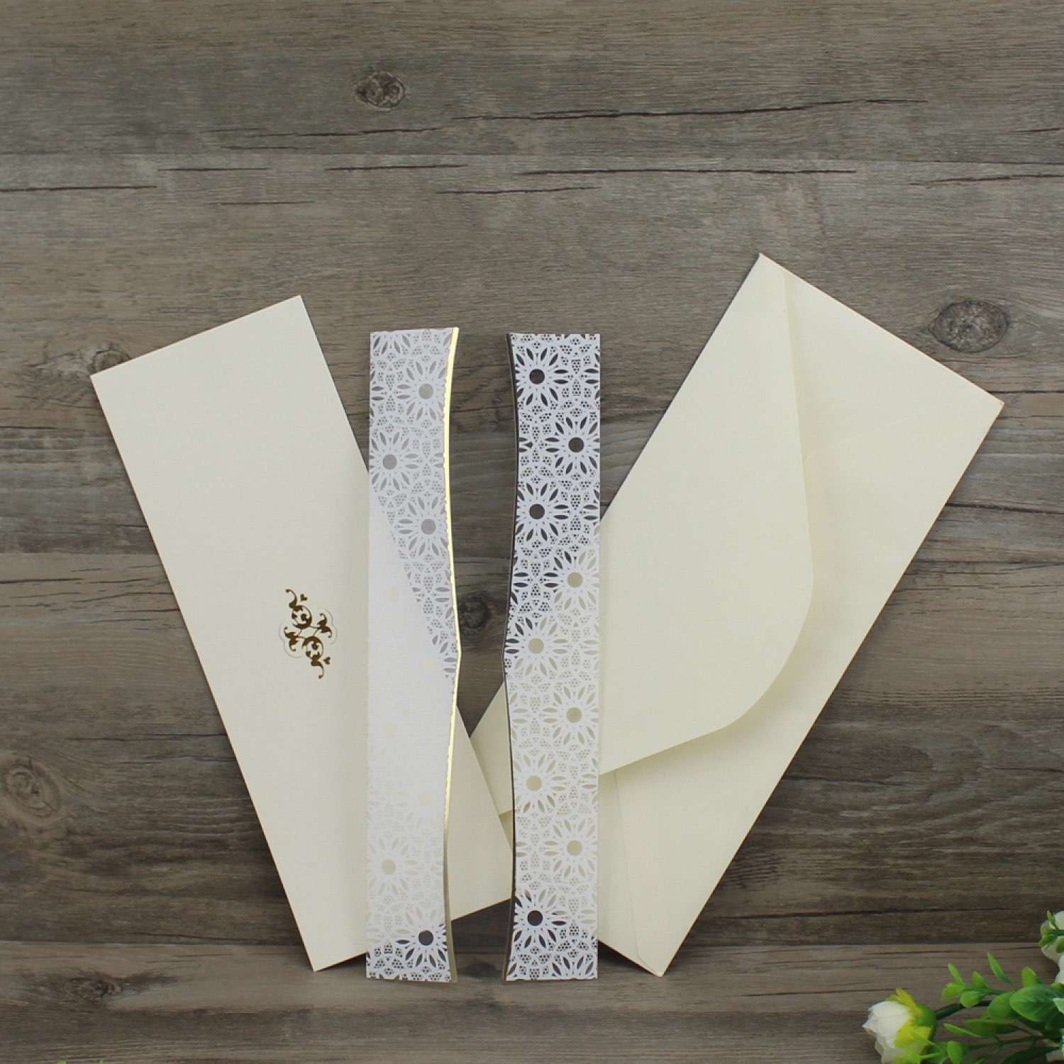 Latest Cheap Personalised Snowflake Wedding Invitations